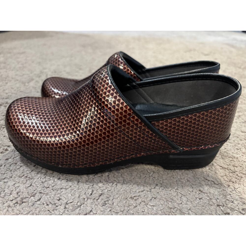Dansko Bronze Patterned XP Professional Clogs - size EU 39